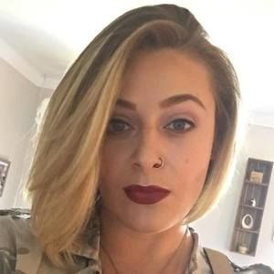 Meet your Posher, Caitlin